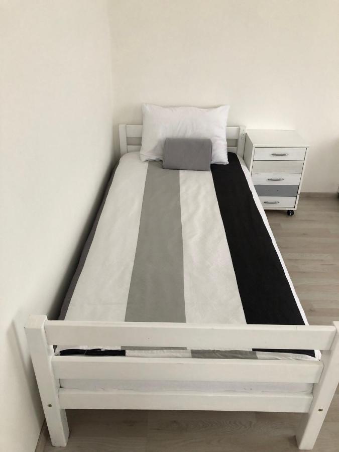 Mija Apartman S Vinnym Sklipkem, Zahradou A Grilem Kajov Ngoại thất bức ảnh