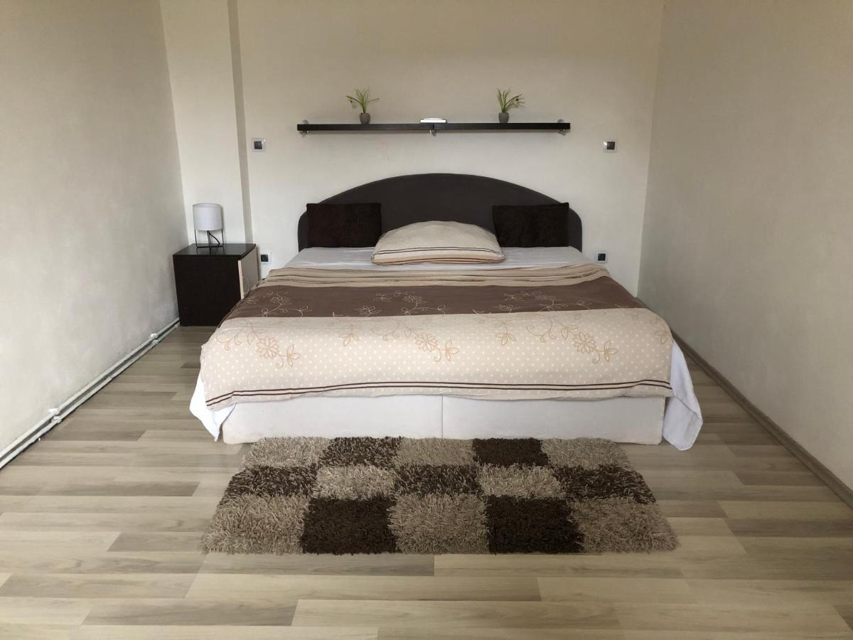 Mija Apartman S Vinnym Sklipkem, Zahradou A Grilem Kajov Ngoại thất bức ảnh