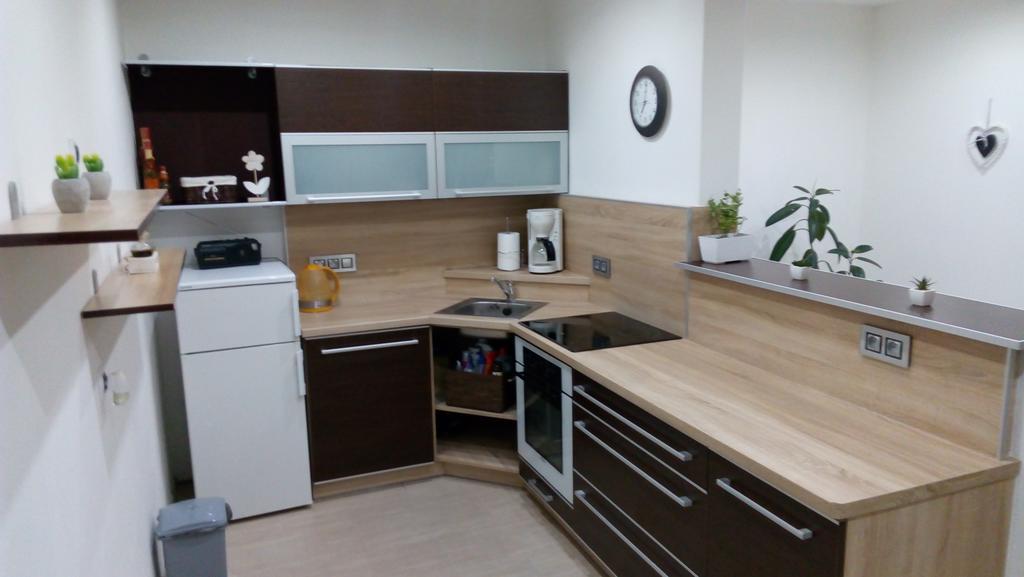 Mija Apartman S Vinnym Sklipkem, Zahradou A Grilem Kajov Ngoại thất bức ảnh